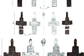 Фотографии и контурные рисунки нательных крестов разных типов.